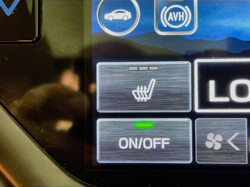 Used 2024 Subaru Ascent Onyx Edition AWD/4WD image 16