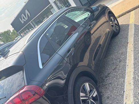 Used 2021 Kia Niro LXS FWD image 5