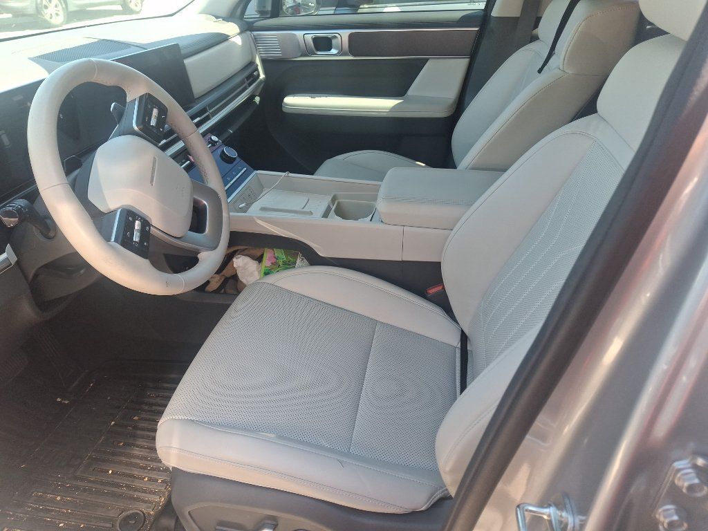 Used 2024 Hyundai Santa Fe SEL AWD/4WD image 5