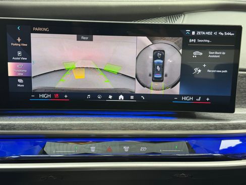 Used 2023 BMW 760i xDrive w/ Executive Package image 32