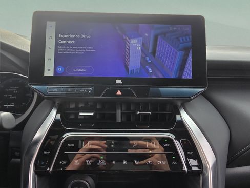 Used 2023 Toyota Venza Limited image 18