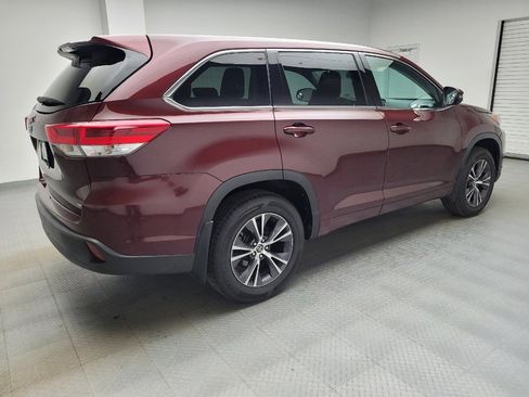 Used 2018 Toyota Highlander LE image 10