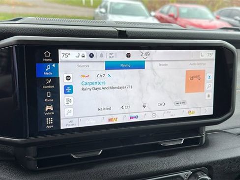 Used 2024 Jeep Wrangler Unlimited image 14