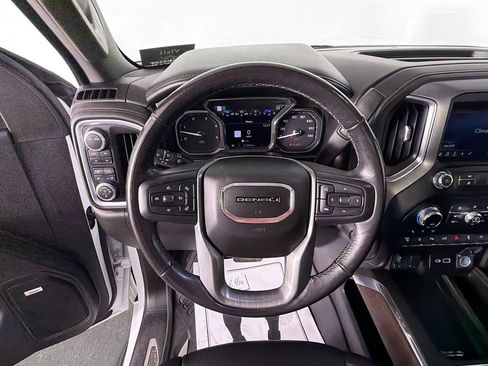 Used 2021 GMC Sierra 3500 Denali w/ Denali Ultimate Package image 11
