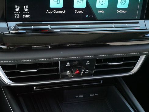 Certified 2026 Volkswagen Atlas SE w/ Panoramic Sunroof Package AWD/4WD image 22