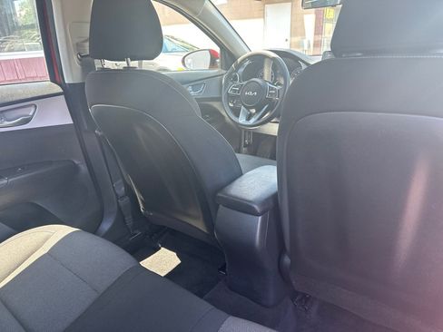 Used 2022 Kia Forte LXS w/ LXS Technology Package FWD image 12