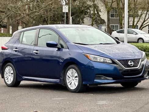 Used 2022 Nissan Leaf S image 9
