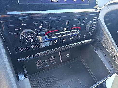 New 2025 Jeep Grand Cherokee Laredo image 22