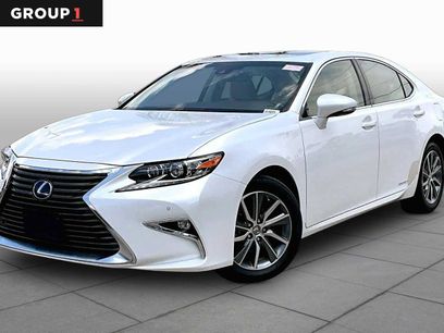 Used 2018 Lexus ES 300h w/ Luxury Package