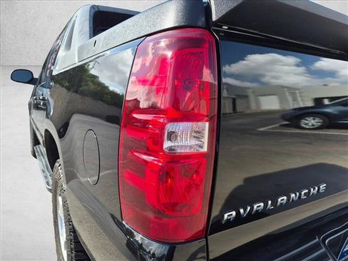 Used 2007 Chevrolet Avalanche LT w/ LT Preferred Equipment Group RWD image 14