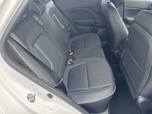 New 2025 Hyundai Venue Limited image 15