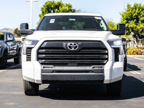 Used 2022 Toyota Tundra SR5 w/ SR5 Convenience Package image 2