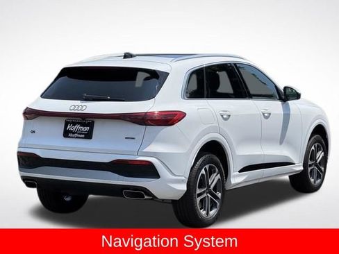 Certified 2025 Audi Q5 Premium w/ Convenience Package AWD/4WD image 9