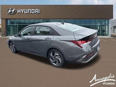 Certified 2025 Hyundai Elantra Sport image 3
