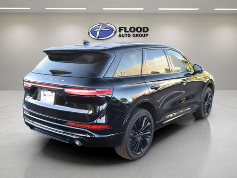 Used 2024 Lincoln Corsair AWD w/ Equipment Group 101A image 4