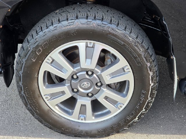 Used 2020 Toyota Tundra Platinum AWD/4WD image 18