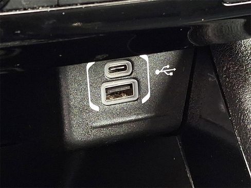 Used 2022 Jeep Compass Limited image 25