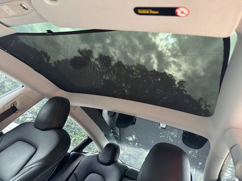 Used 2018 Tesla Model 3 Mid Range RWD image 12