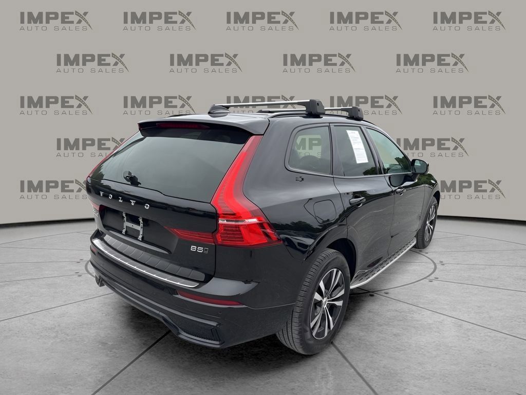 Used 2024 Volvo XC60 B5 Core AWD/4WD image 5