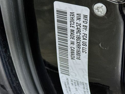 Used 2024 Chrysler Pacifica Touring-L image 12