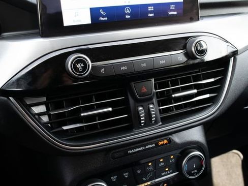 Used 2022 Ford Escape Titanium w/ Class II Trailer Tow Package image 27