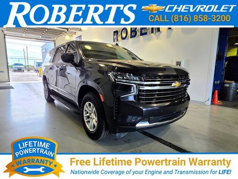 Used 2022 Chevrolet Suburban LT AWD/4WD image 1