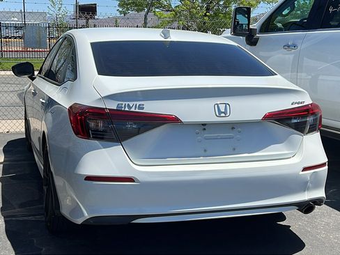 Used 2022 Honda Civic Sport image 3