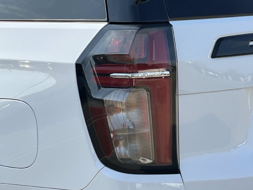 Used 2023 Chevrolet Suburban RST w/ Sport Performance Package AWD/4WD image 11