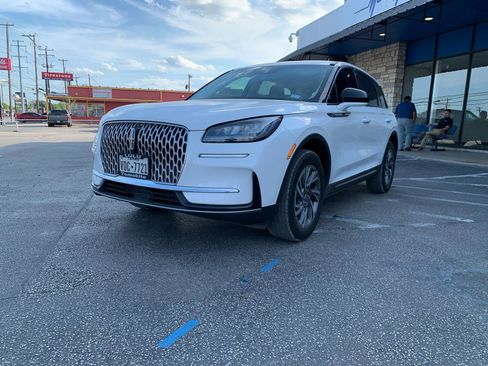 Used 2024 Lincoln Corsair FWD image 4