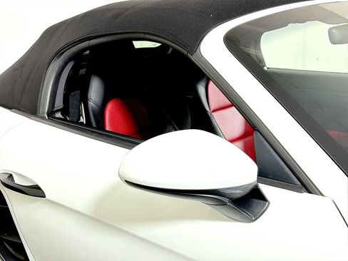 Used 2022 Porsche 718 Boxster image 25