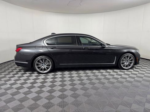 Used 2022 BMW 750i xDrive w/ Executive Package image 5