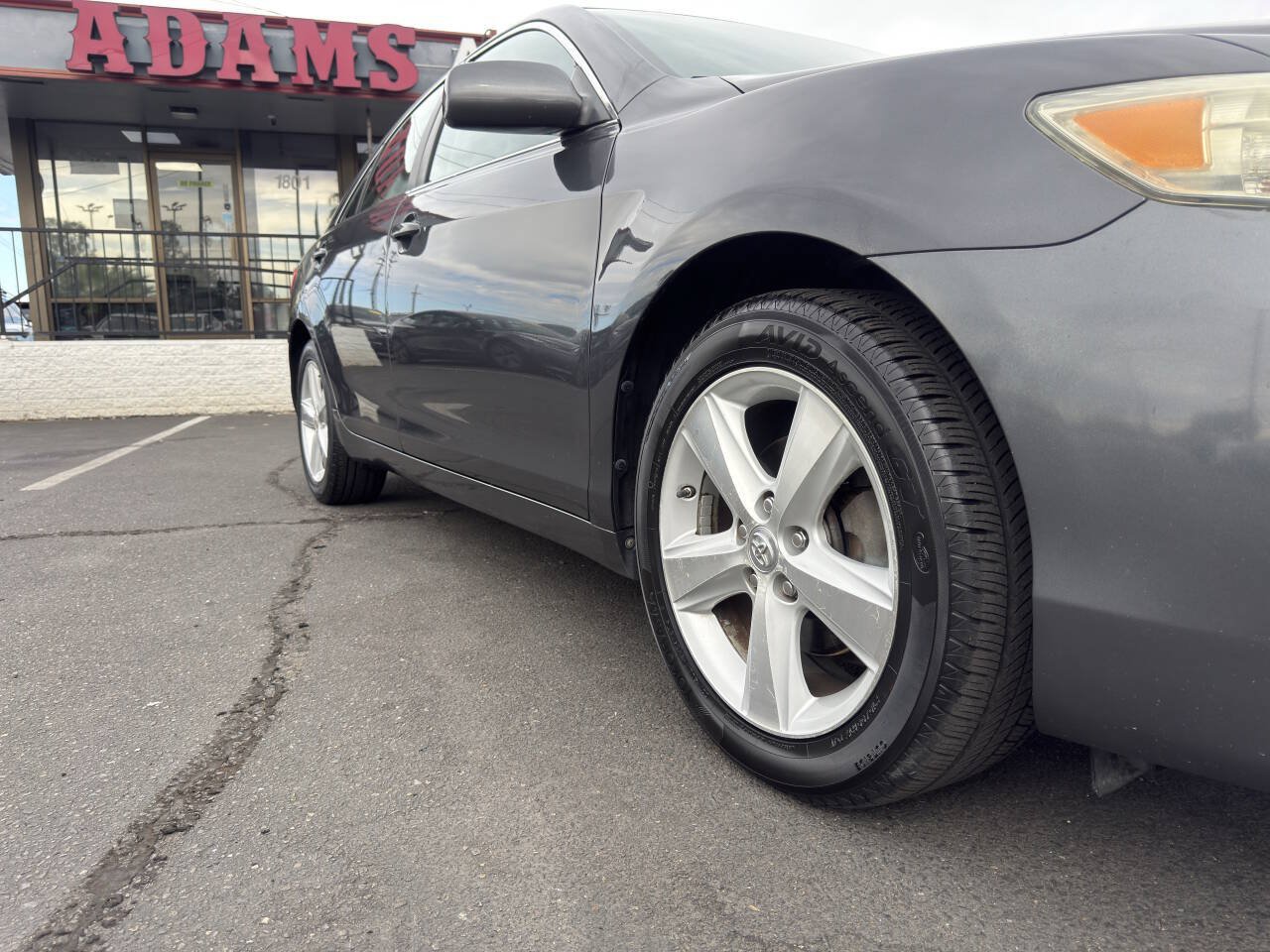 Used 2011 Toyota Camry LE FWD image 23