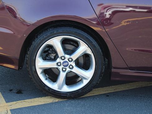 Used 2013 Ford Fusion SE FWD image 8