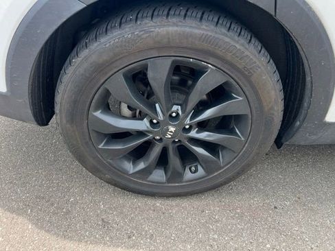 Used 2019 Kia Sorento S AWD/4WD image 4