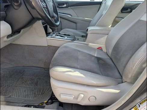 Used 2012 Toyota Camry XLE w/ Leather Pkg FWD image 9