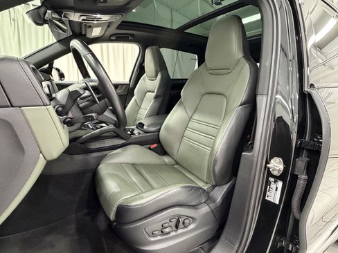 Certified 2024 Porsche Cayenne S AWD/4WD image 32