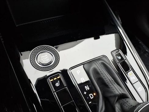 Used 2024 Kia Niro EX Touring image 22