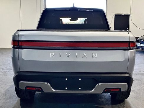Used 2022 Rivian R1T Adventure image 3