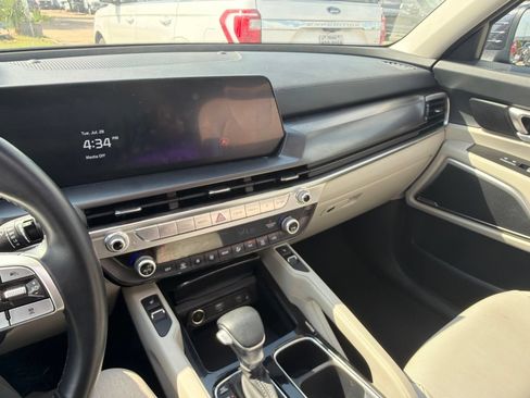 Used 2025 Kia Telluride S FWD image 12