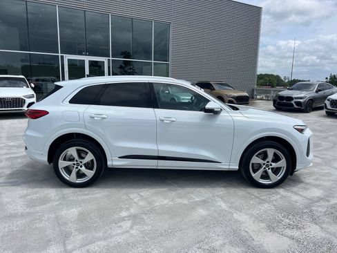 Certified 2025 Audi Q5 Premium Plus w/ Premium Plus AWD/4WD image 4