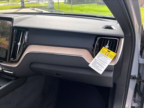 New 2026 Volvo XC60 B5 Plus AWD/4WD image 18