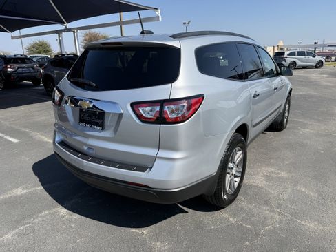 Used 2017 Chevrolet Traverse LS image 7