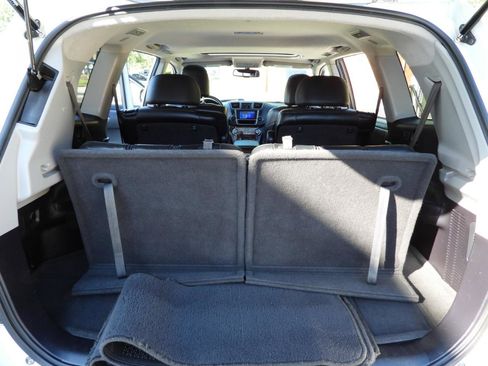 Used 2013 Toyota Highlander Limited FWD image 29