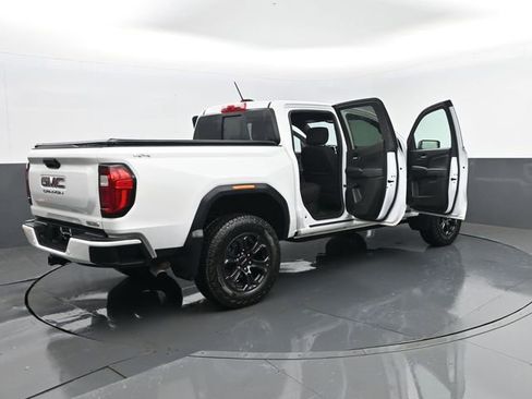 Used 2025 GMC Canyon Elevation image 28