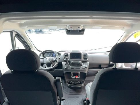 New 2026 RAM ProMaster 2500 w/ Quick Order Package 22G SLT image 8