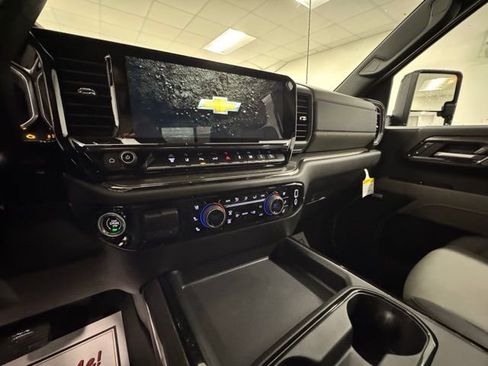 New 2026 Chevrolet Silverado 2500 ZR2 w/ LPO, Dark Essentials Package image 18
