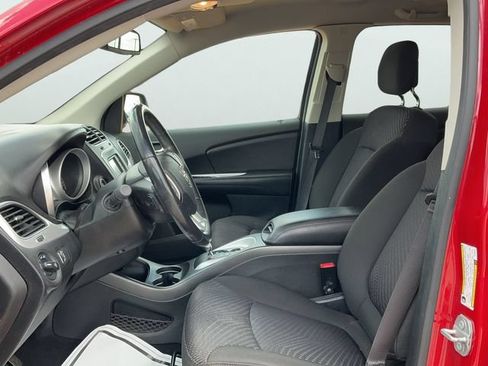 Used 2019 Dodge Journey SE w/ Connectivity Group FWD image 16