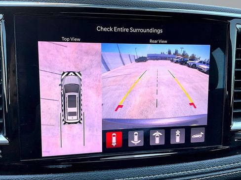 Used 2021 Chrysler Pacifica Limited w/ Uconnect Theater Family Group FWD image 23