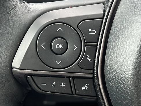 Used 2024 Toyota Camry SE w/ Cold Weather Package FWD image 19