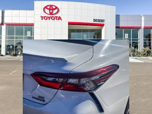 Used 2022 Toyota Camry SE w/ Audio Upgrade Package FWD image 7